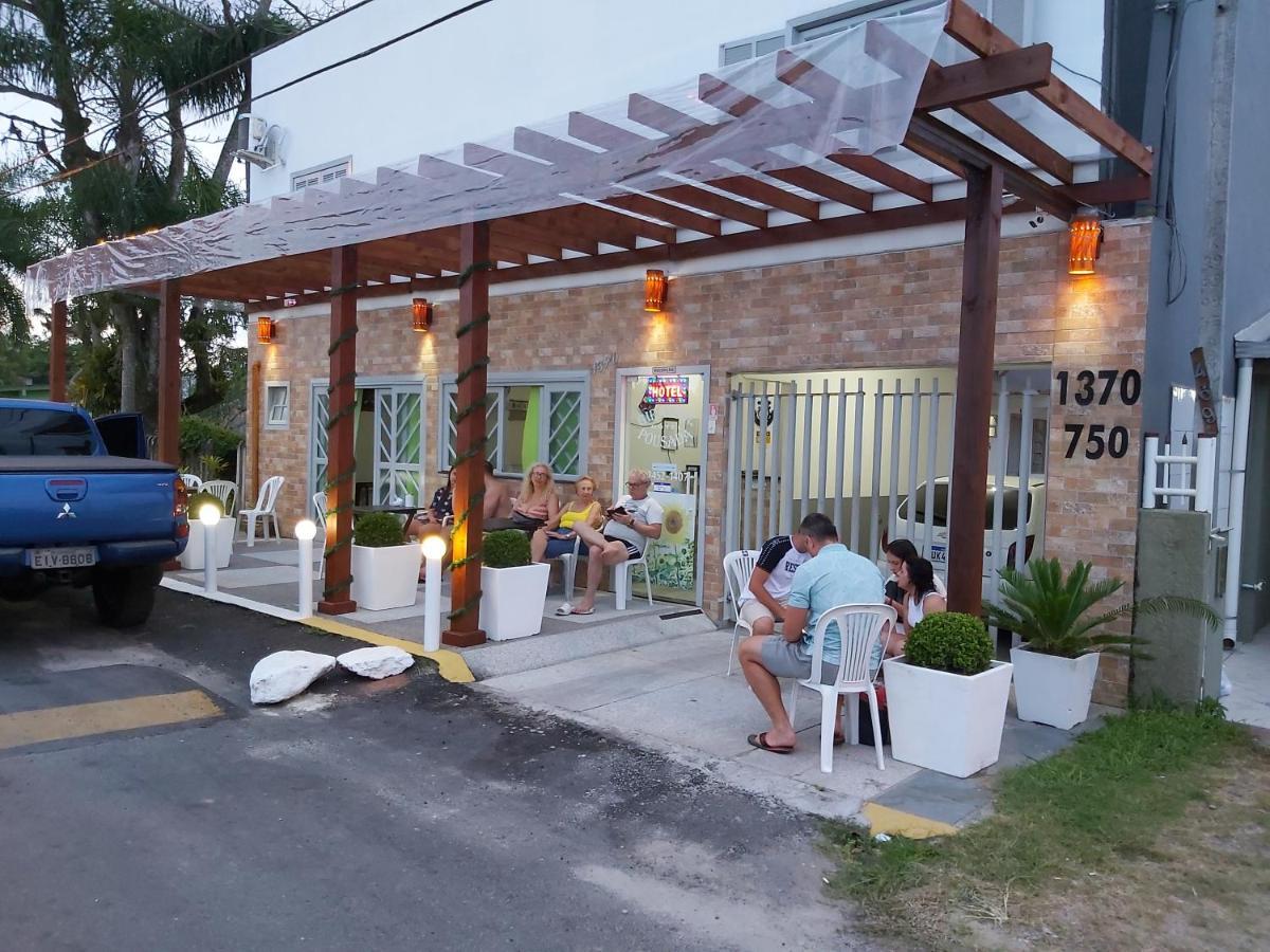 Hotel Pousada Girassol Matinhos Exterior foto